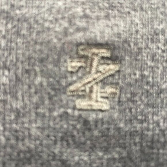 Izod Mens Sweater Medium Gray V-Neck Cotton Blend Long Sleeve - Picture 4 of 6